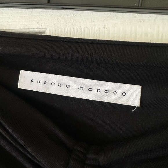 Susana Monaco Black midi skirt with ruched front and front slit, size xs - Picture 7 of 8